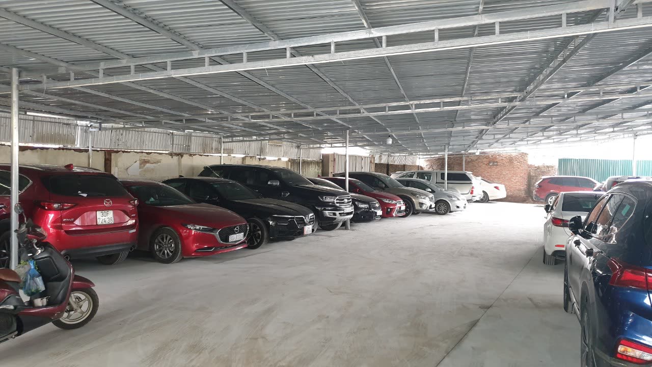 Khu vực giữ xe trong nhà tại Trung Thực